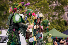 Green-stilt-people-3